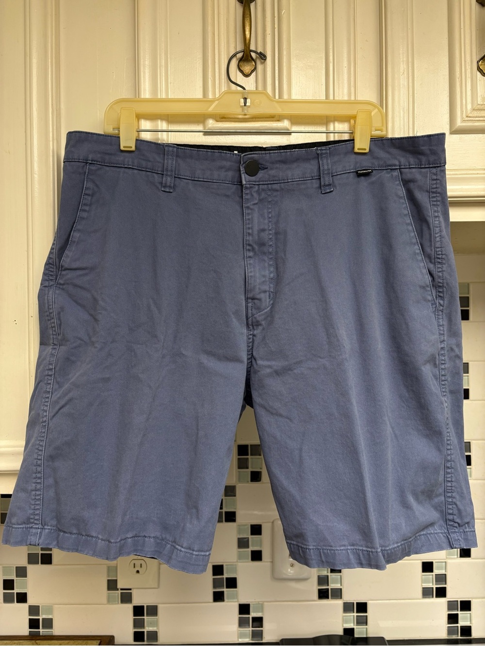Hurley Men's Blue Casual Shorts. Size 38.